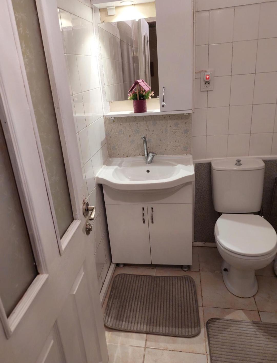 B.A.A Sabiha Goekcen Hostel Istanbul Bagian luar foto