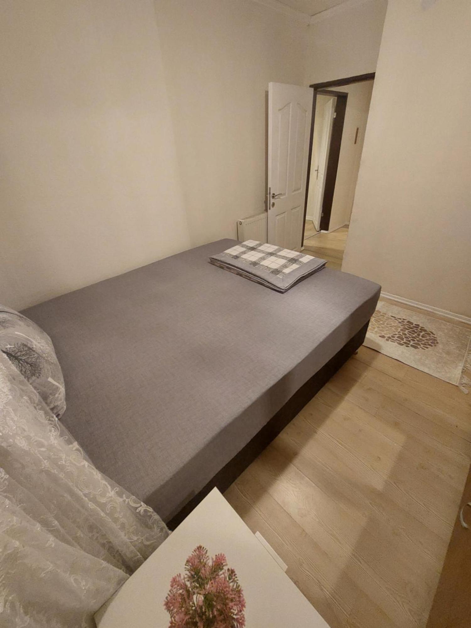 B.A.A Sabiha Goekcen Hostel Istanbul Bagian luar foto